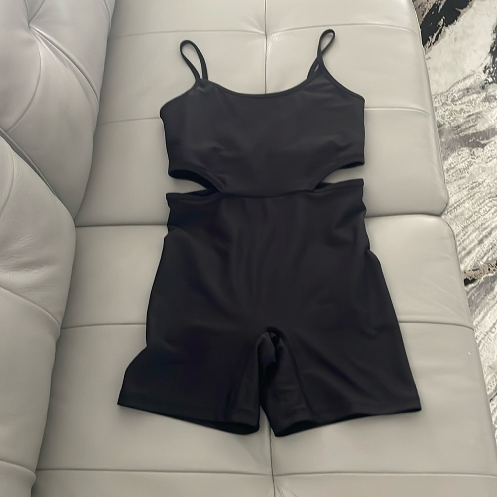 Old Navy Activewear PowerSoft Cutout-Waist Bodysuit --
6-inch inseam SZ M